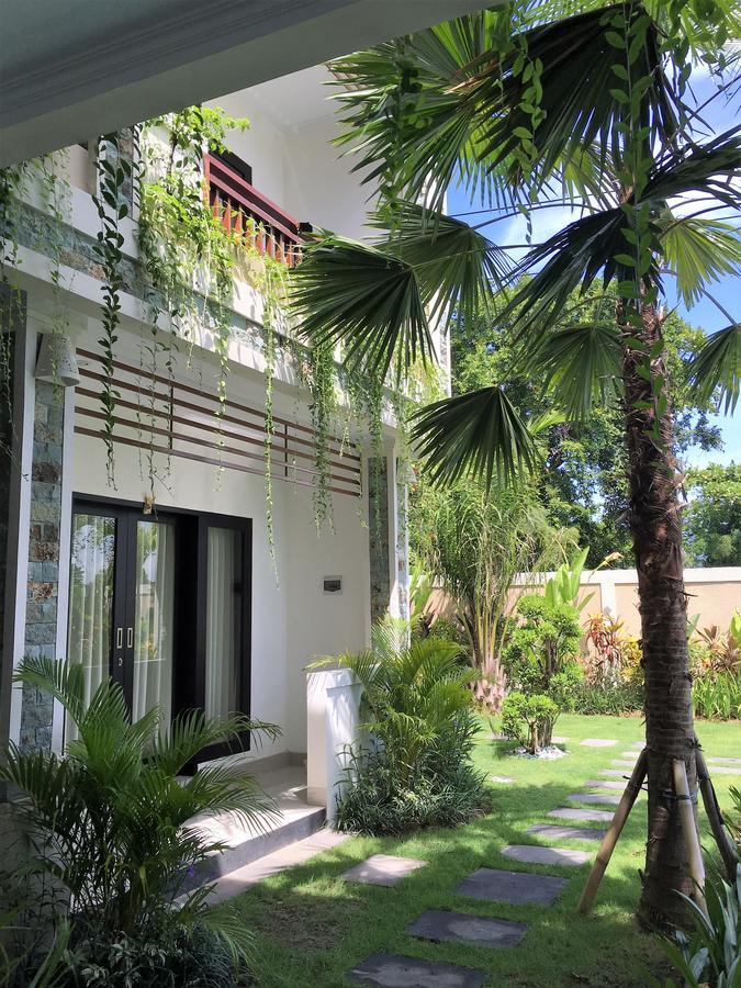 Indah Homestay Seminyak Exterior foto