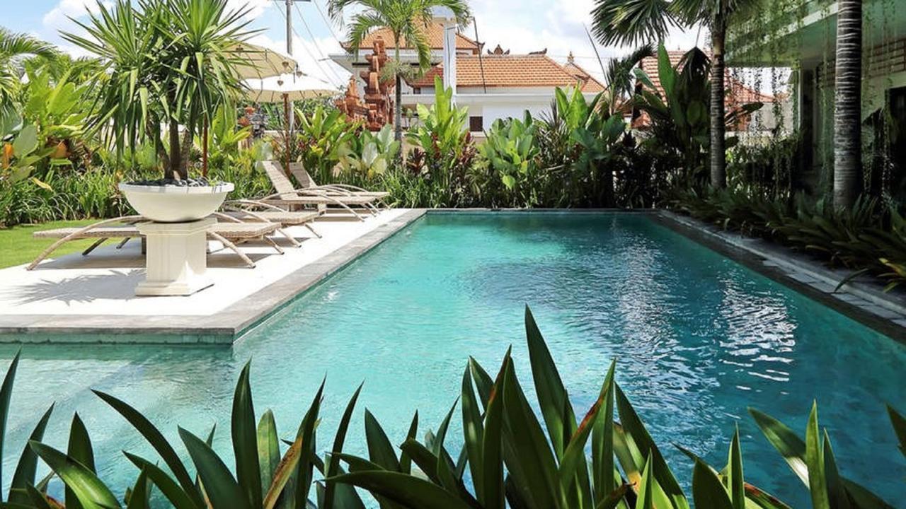 Indah Homestay Seminyak Exterior foto